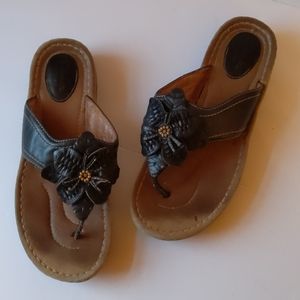 Clarks Artisan black leather thong sandals-sz 9M